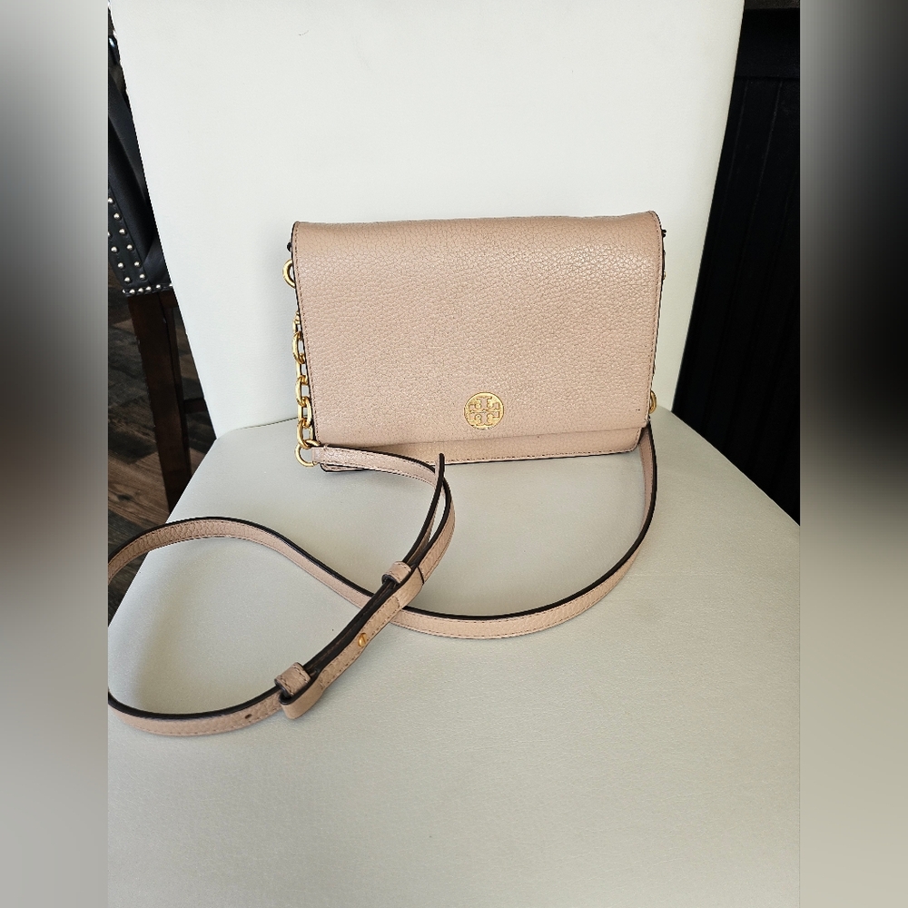 Elegant Cream Crossbody Bag